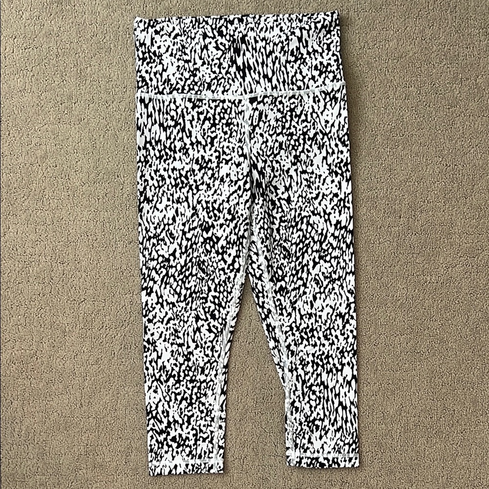 Athleta Monochrome Patterned Leggings